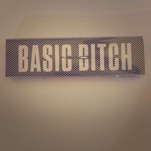 MAC Basic Bitch Eye Shadow